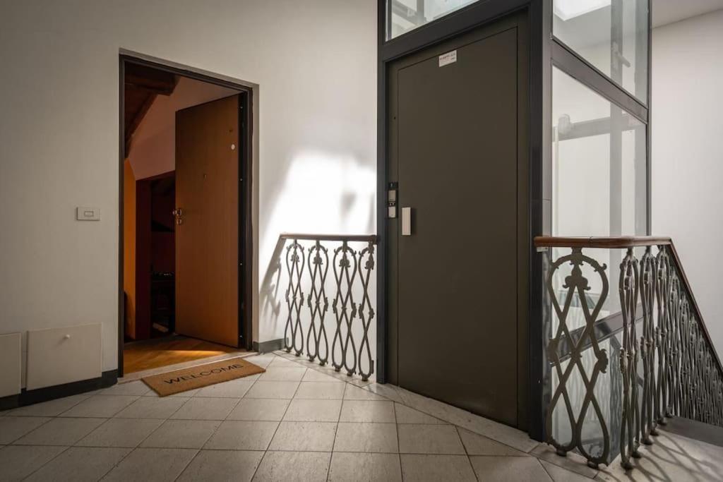 22 Home - Parcheggio Privato - Accogliente - Collegamento Sardegna E Corsica Livorno Ngoại thất bức ảnh